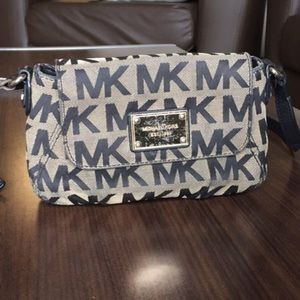 Michael Kors cross body purse